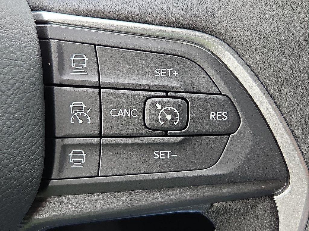 new 2025 Jeep Grand Cherokee car, priced at $42,193