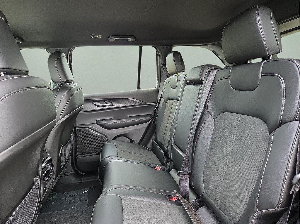 new 2025 Jeep Grand Cherokee car, priced at $42,193