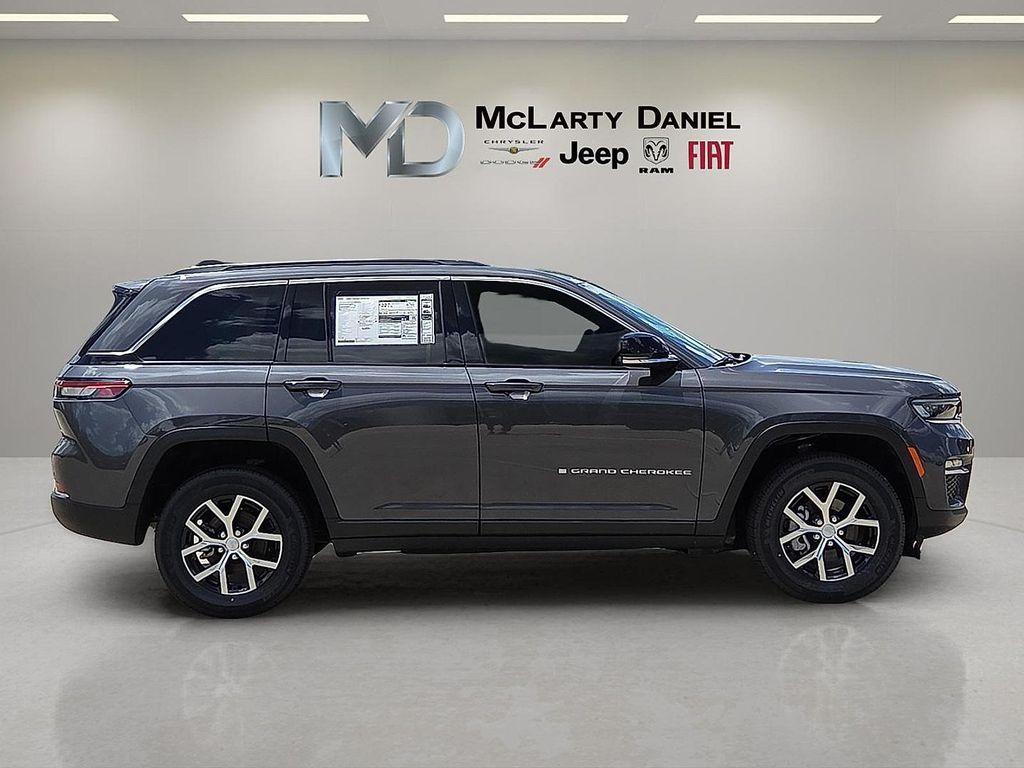 new 2024 Jeep Grand Cherokee car, priced at $39,863
