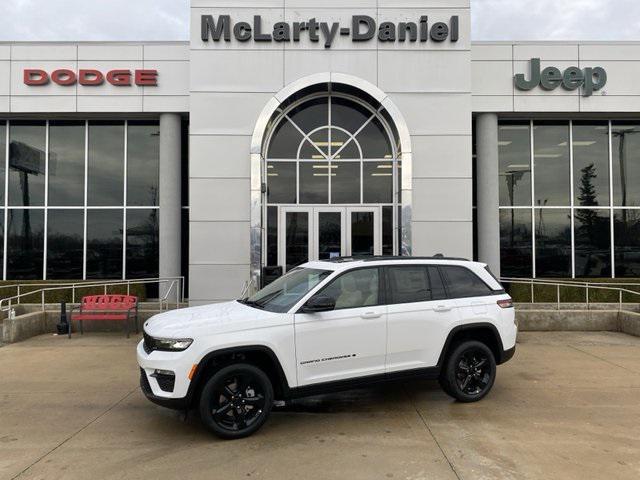 new 2025 Jeep Grand Cherokee car, priced at $49,940