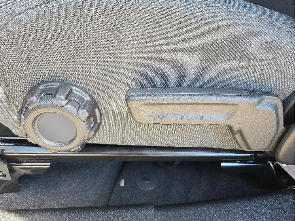 new 2025 Jeep Wrangler car, priced at $33,185