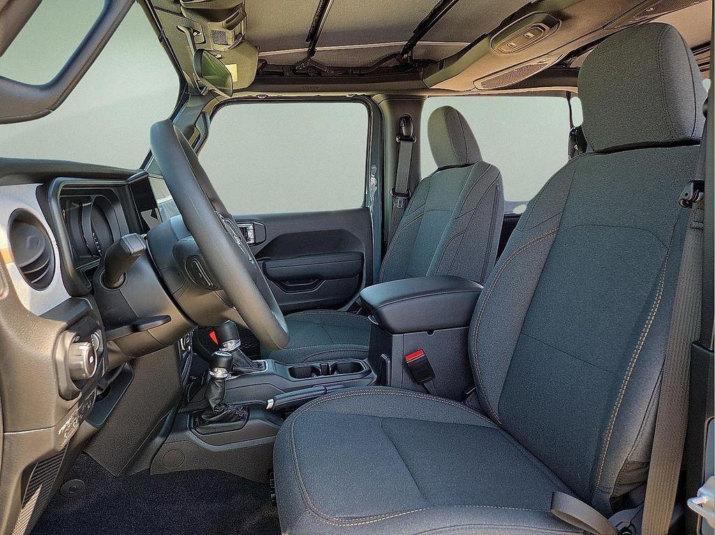 new 2025 Jeep Wrangler car, priced at $33,185