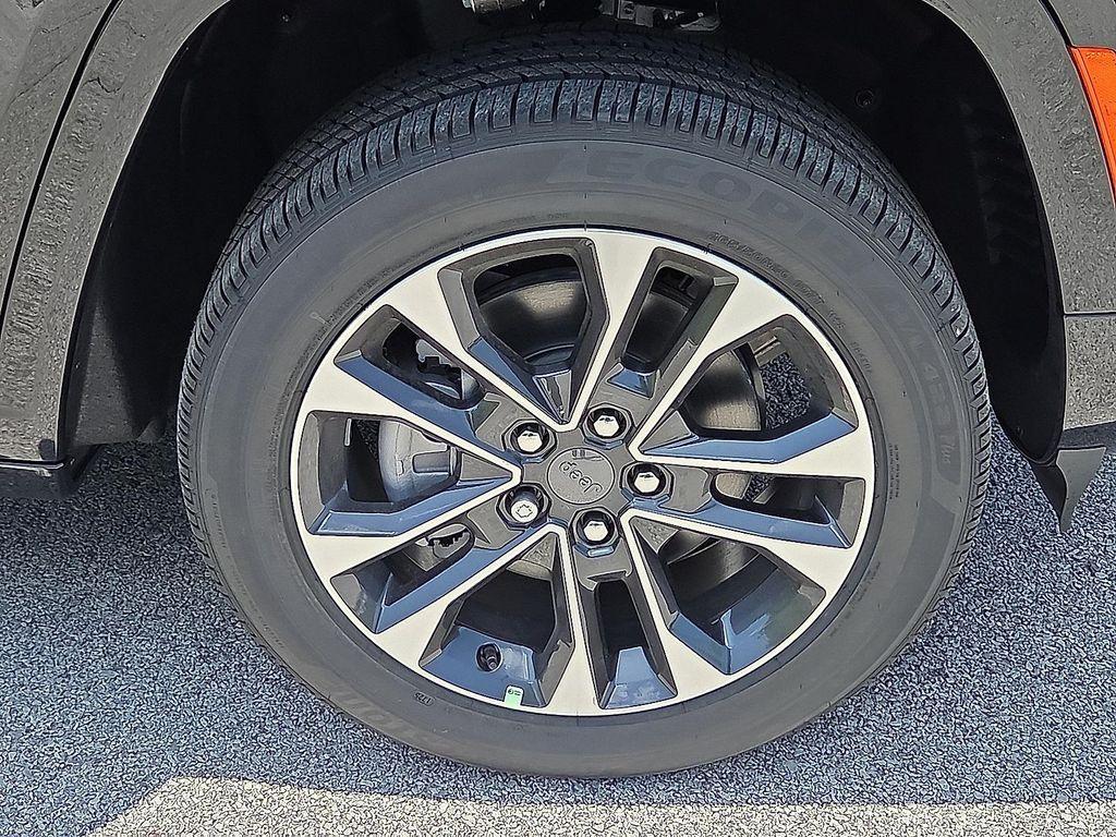 new 2025 Jeep Grand Cherokee L car, priced at $56,629
