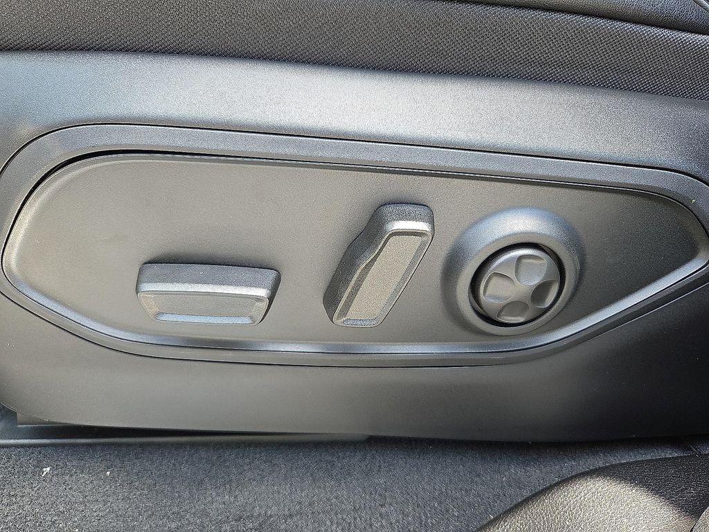 new 2025 Jeep Grand Cherokee L car, priced at $56,076