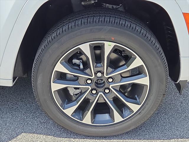 new 2025 Jeep Grand Cherokee L car, priced at $55,118
