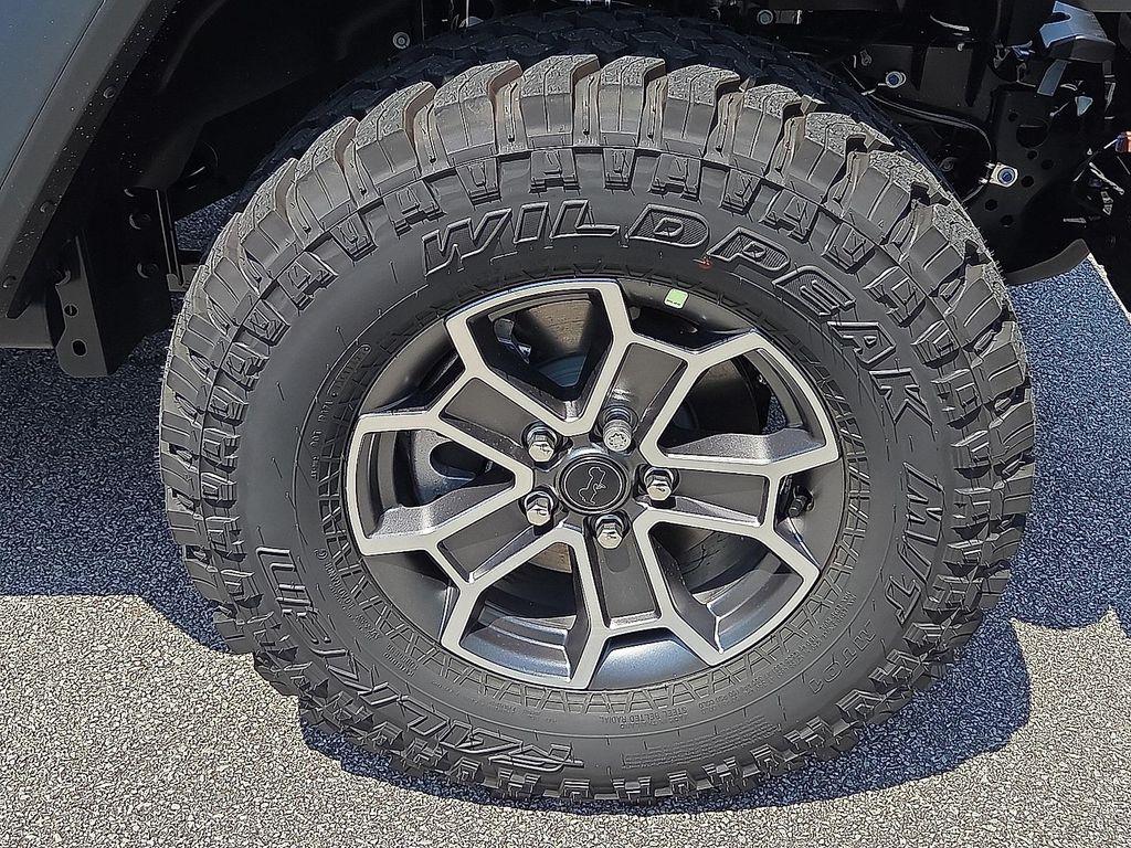 new 2025 Jeep Gladiator car, priced at $50,825