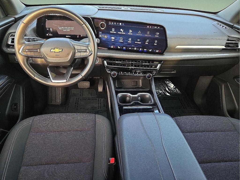 used 2024 Chevrolet Traverse car, priced at $33,650