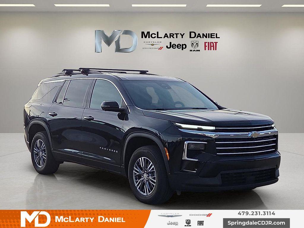 used 2024 Chevrolet Traverse car, priced at $33,650