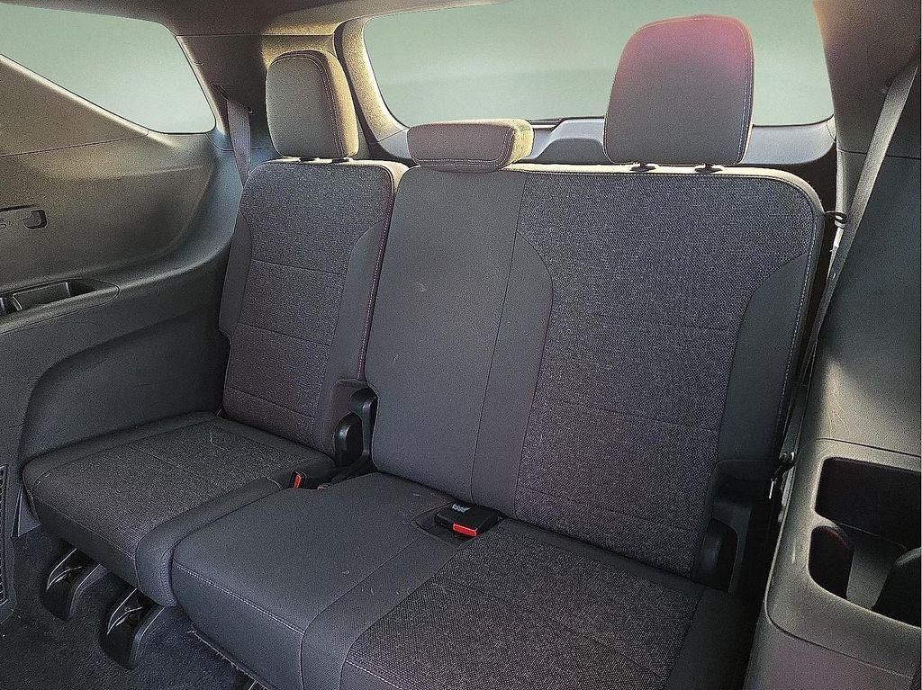 used 2024 Chevrolet Traverse car, priced at $33,650