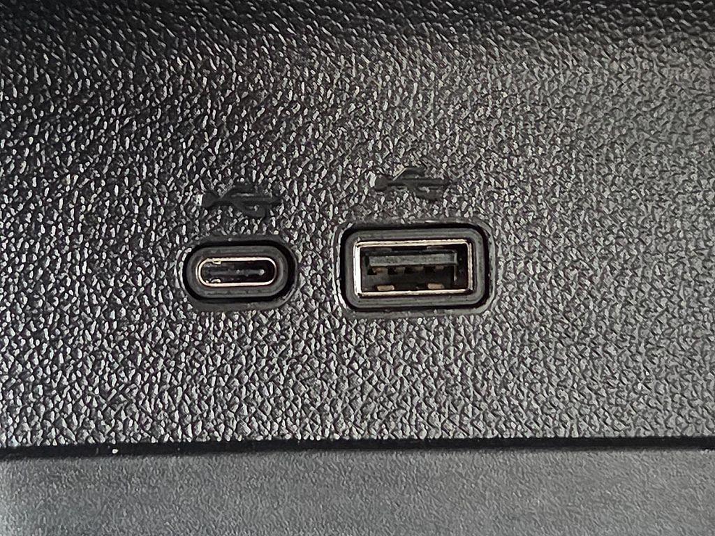 used 2024 Chevrolet Traverse car, priced at $33,650