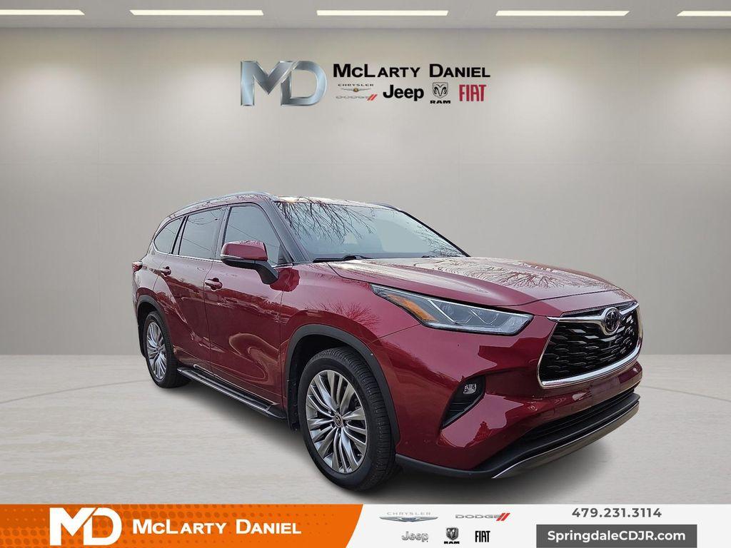 used 2022 Toyota Highlander car, priced at $36,489
