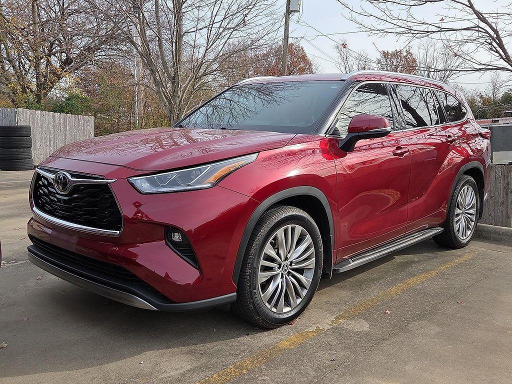 used 2022 Toyota Highlander car, priced at $36,489