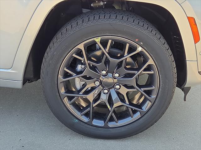 new 2025 Jeep Grand Cherokee L car, priced at $68,386