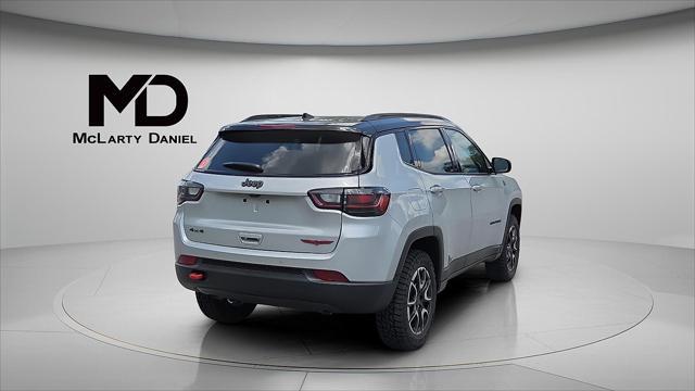 new 2025 Jeep Compass car, priced at $37,594