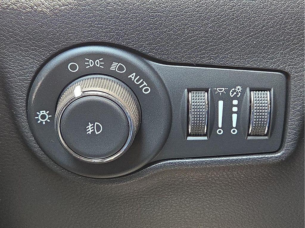 new 2025 Jeep Compass car, priced at $38,201