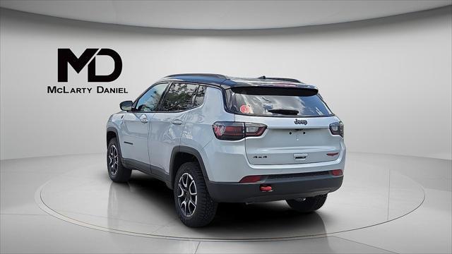 new 2025 Jeep Compass car, priced at $37,594