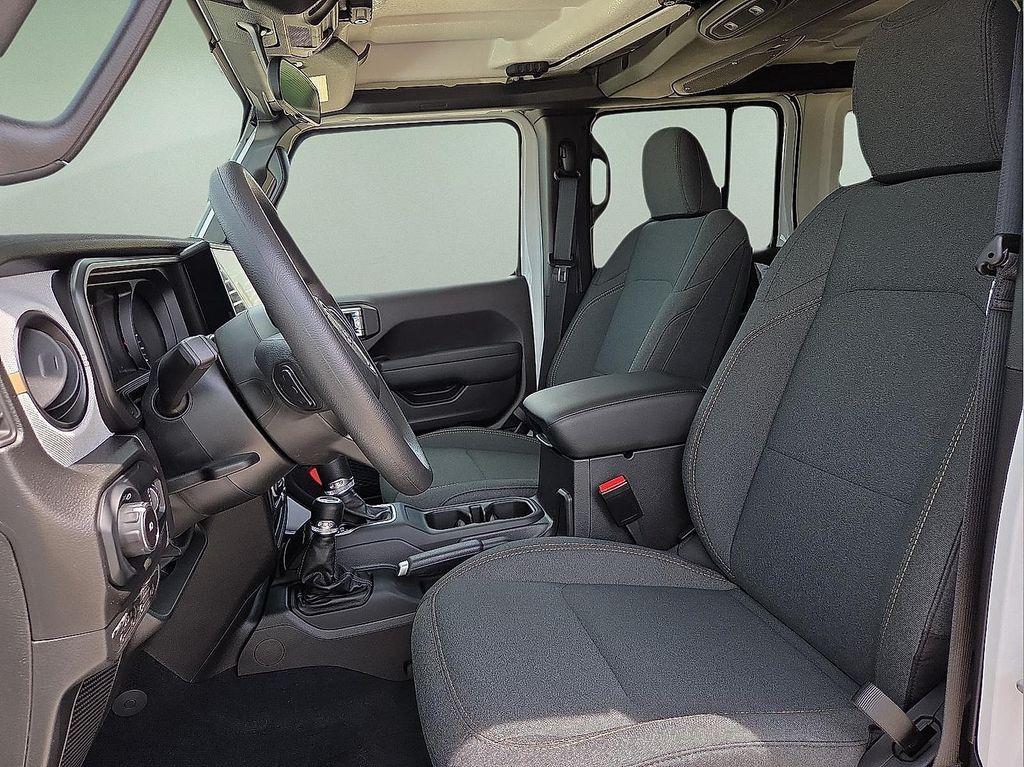 new 2025 Jeep Wrangler car, priced at $40,305