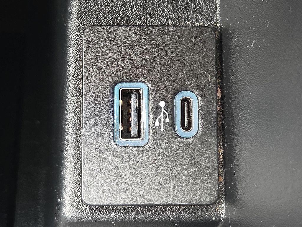 used 2024 Ford Edge car, priced at $24,284