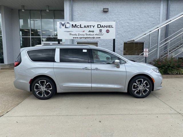 new 2024 Chrysler Pacifica car, priced at $45,409