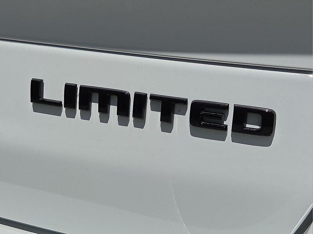 new 2025 Jeep Grand Cherokee L car, priced at $50,663