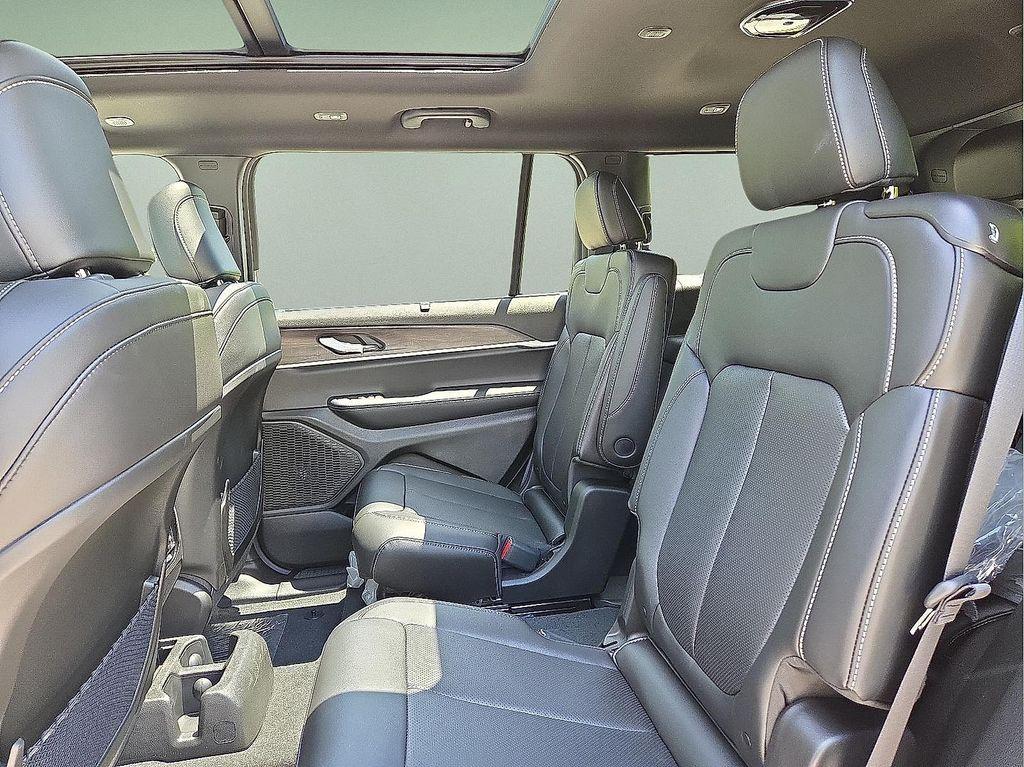 new 2025 Jeep Grand Cherokee L car, priced at $50,663