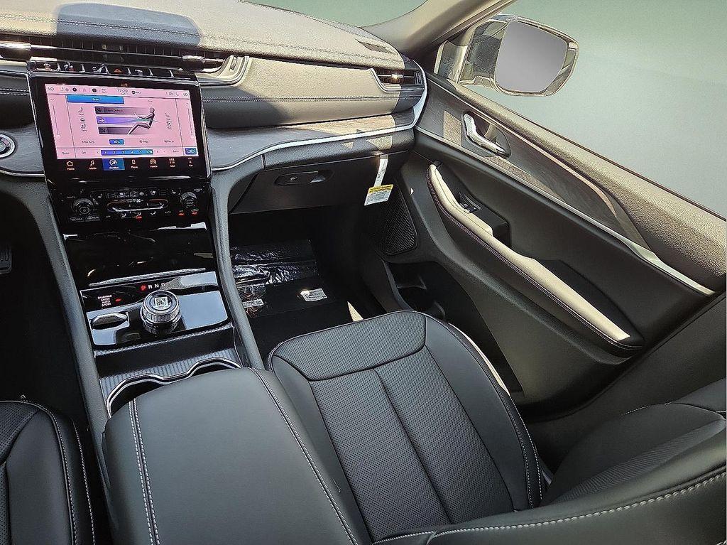 new 2025 Jeep Grand Cherokee L car, priced at $50,663