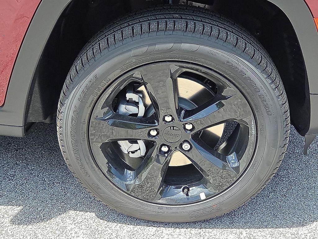 new 2025 Jeep Grand Cherokee L car, priced at $51,217