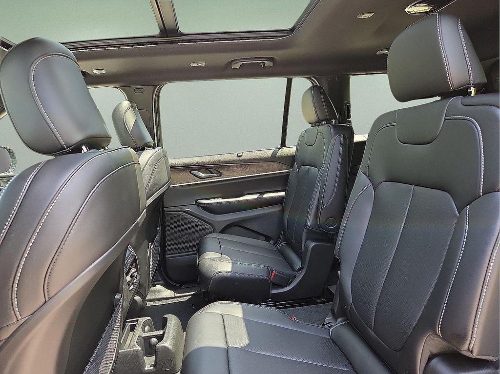 new 2025 Jeep Grand Cherokee L car, priced at $51,217