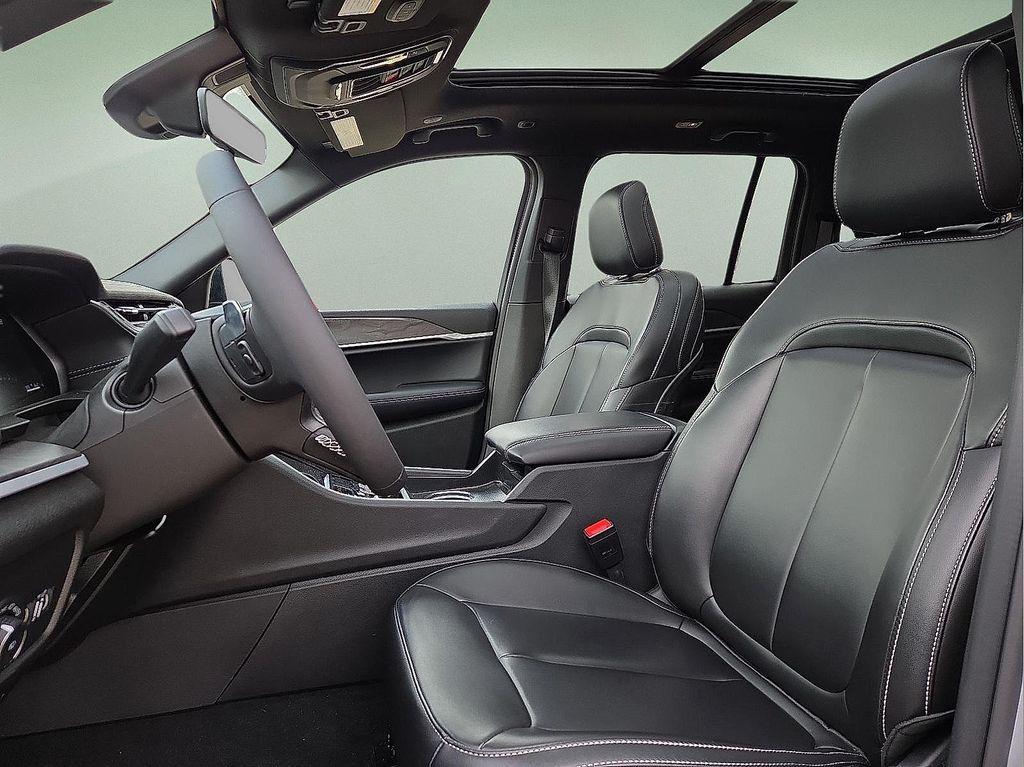 new 2025 Jeep Grand Cherokee car