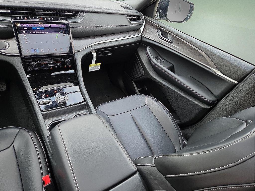 new 2025 Jeep Grand Cherokee car