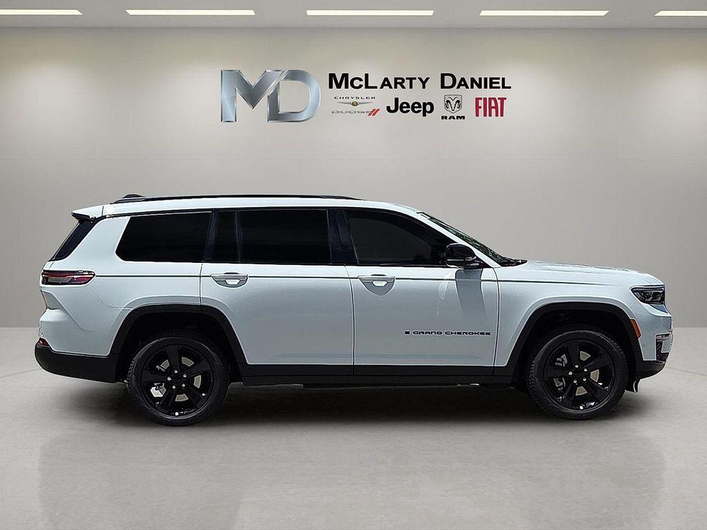new 2025 Jeep Grand Cherokee L car, priced at $46,092