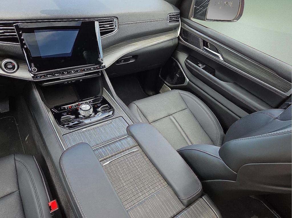 new 2024 Jeep Wagoneer L car, priced at $81,627