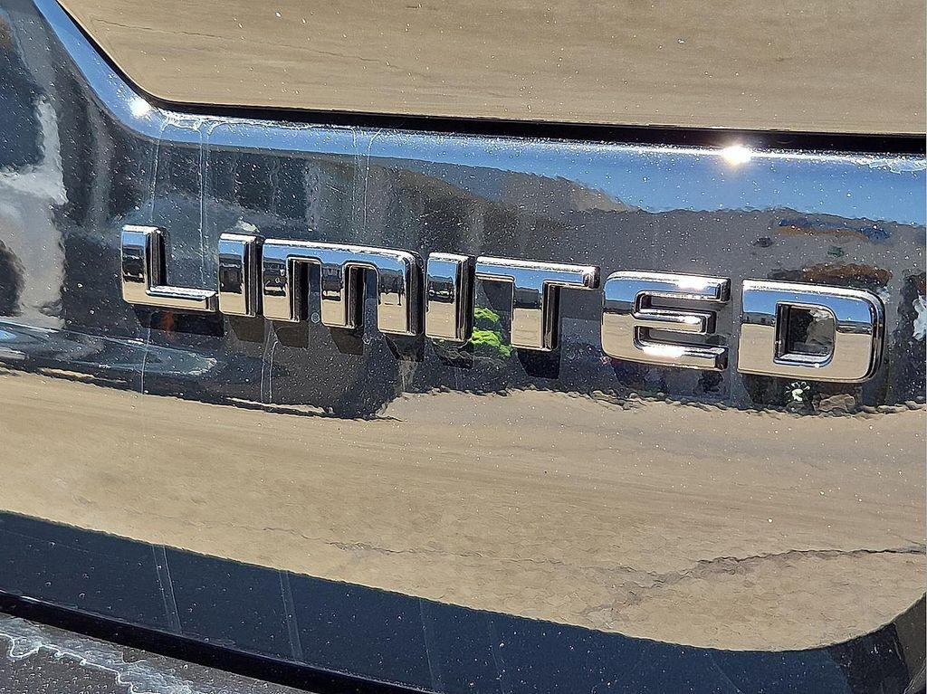 new 2025 Jeep Grand Cherokee car, priced at $46,321