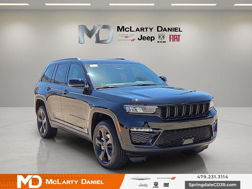 new 2025 Jeep Grand Cherokee car, priced at $46,321