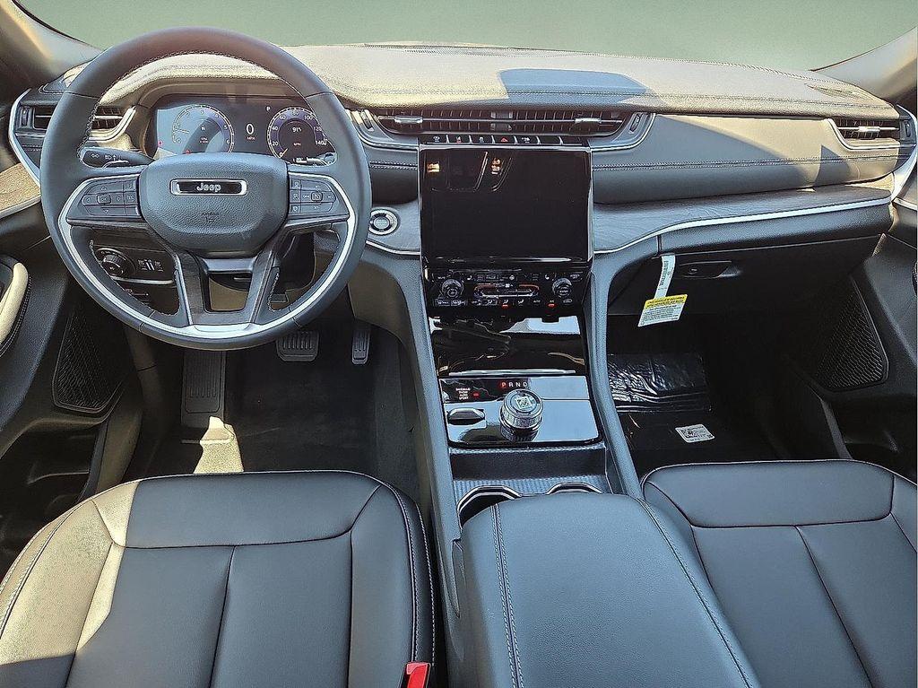 new 2025 Jeep Grand Cherokee car, priced at $46,321