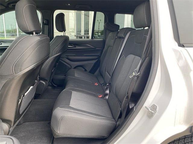 new 2025 Jeep Grand Cherokee car, priced at $34,612