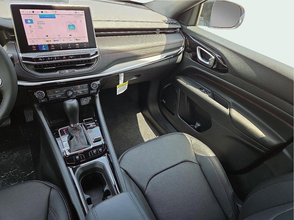 new 2025 Jeep Compass car, priced at $38,201