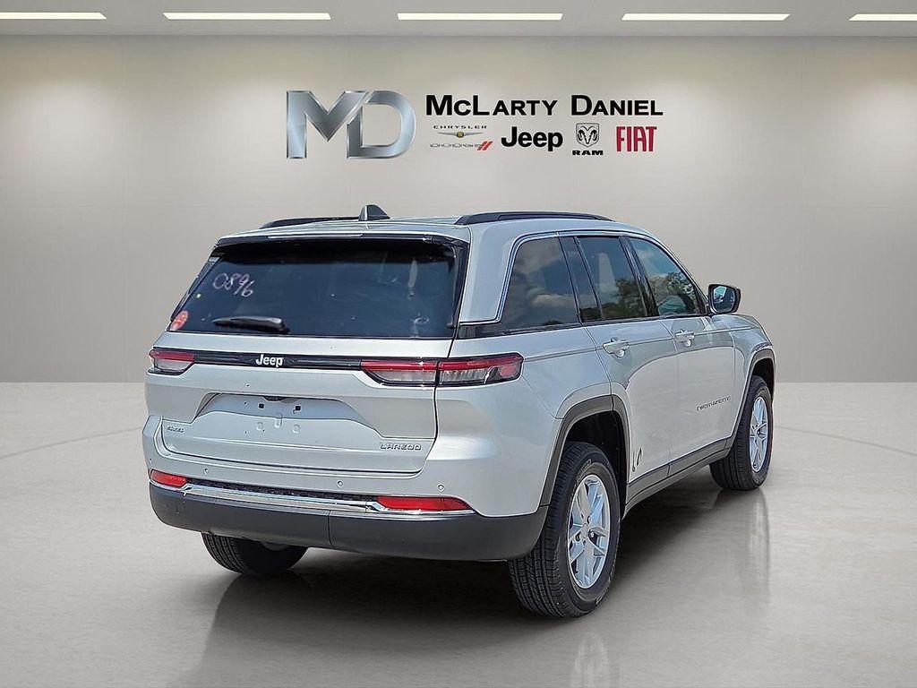 new 2025 Jeep Grand Cherokee car, priced at $37,159