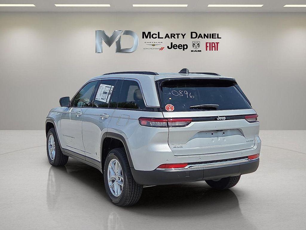 new 2025 Jeep Grand Cherokee car, priced at $37,159