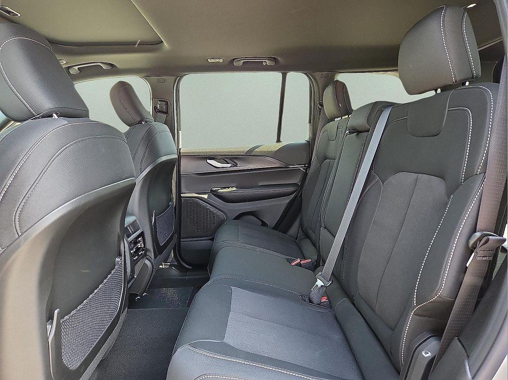 new 2025 Jeep Grand Cherokee car, priced at $37,159