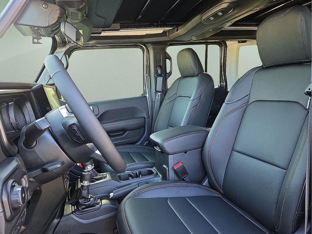 new 2025 Jeep Wrangler car, priced at $54,530