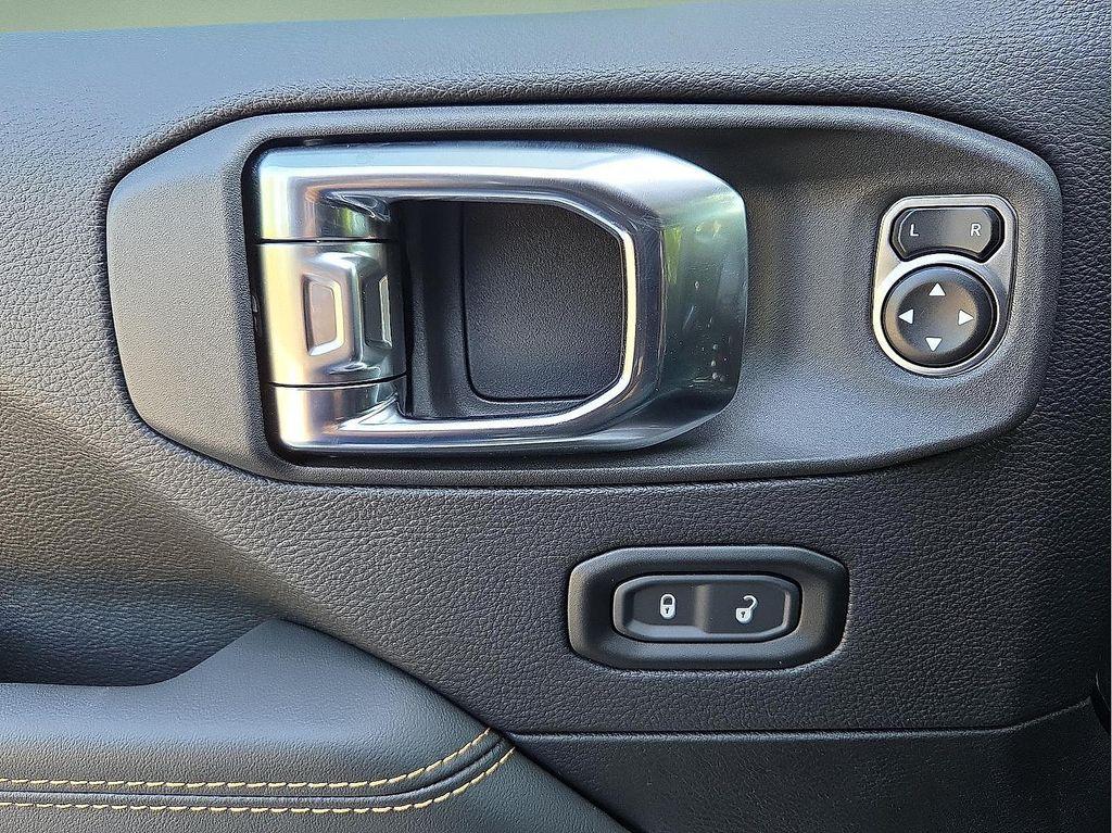 new 2025 Jeep Wrangler car, priced at $54,530