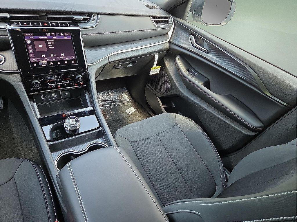 new 2025 Jeep Grand Cherokee L car, priced at $42,069