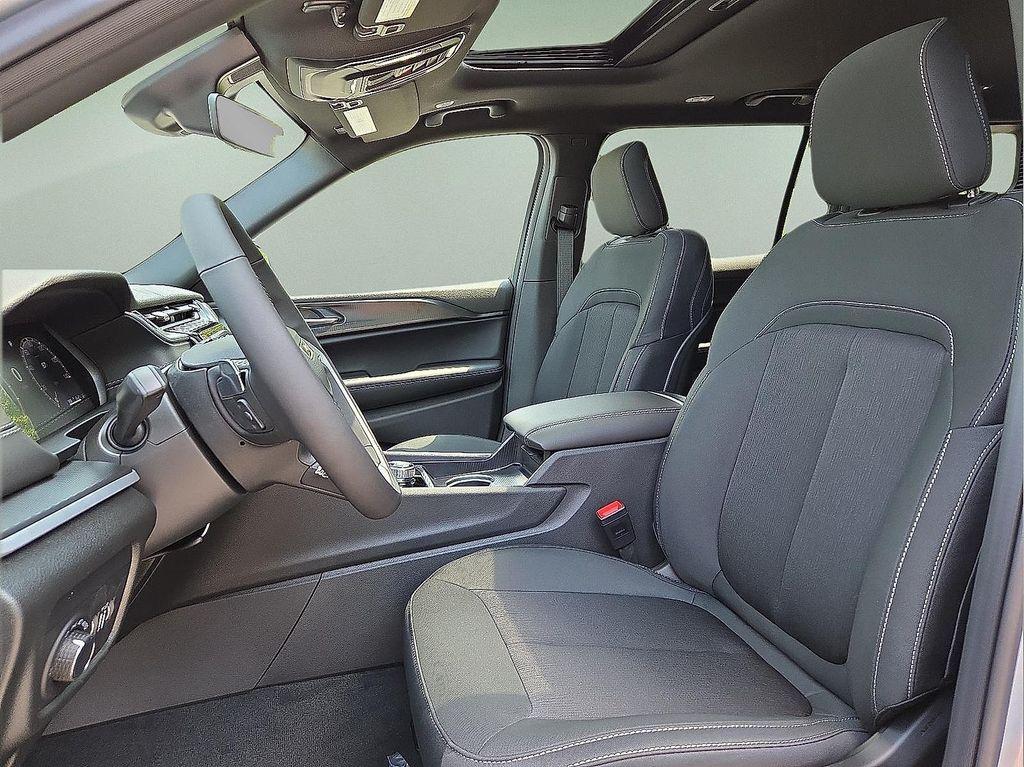 new 2025 Jeep Grand Cherokee L car, priced at $42,069