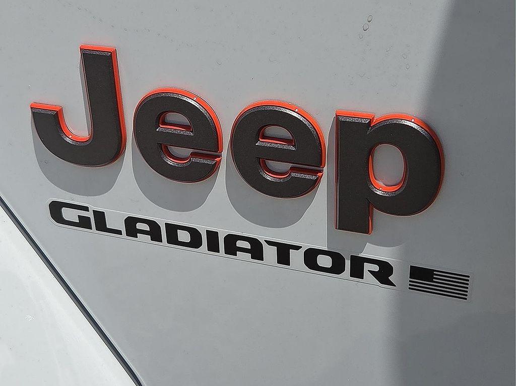 new 2025 Jeep Gladiator car, priced at $55,375