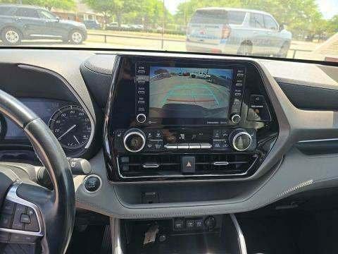 used 2021 Toyota Highlander car, priced at $30,731