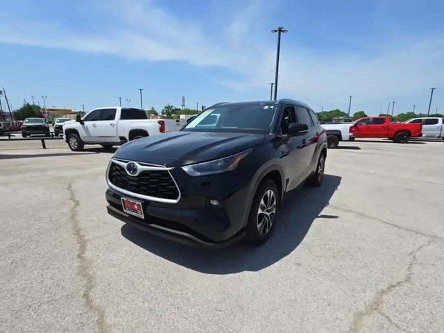 used 2021 Toyota Highlander car, priced at $30,731