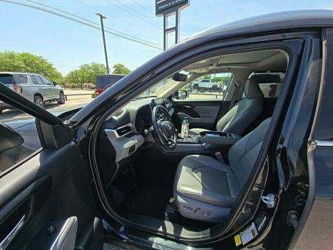 used 2021 Toyota Highlander car, priced at $30,731