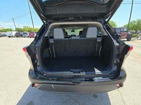 used 2021 Toyota Highlander car, priced at $30,731
