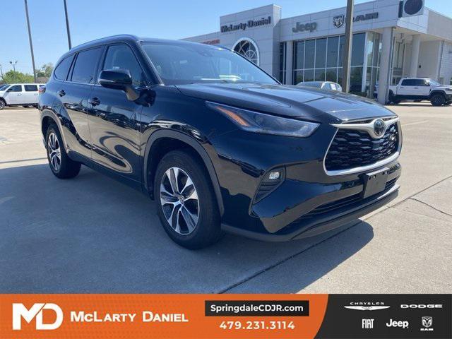 used 2021 Toyota Highlander car, priced at $30,188